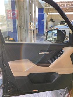 تۆیۆتا لاند کروزەر